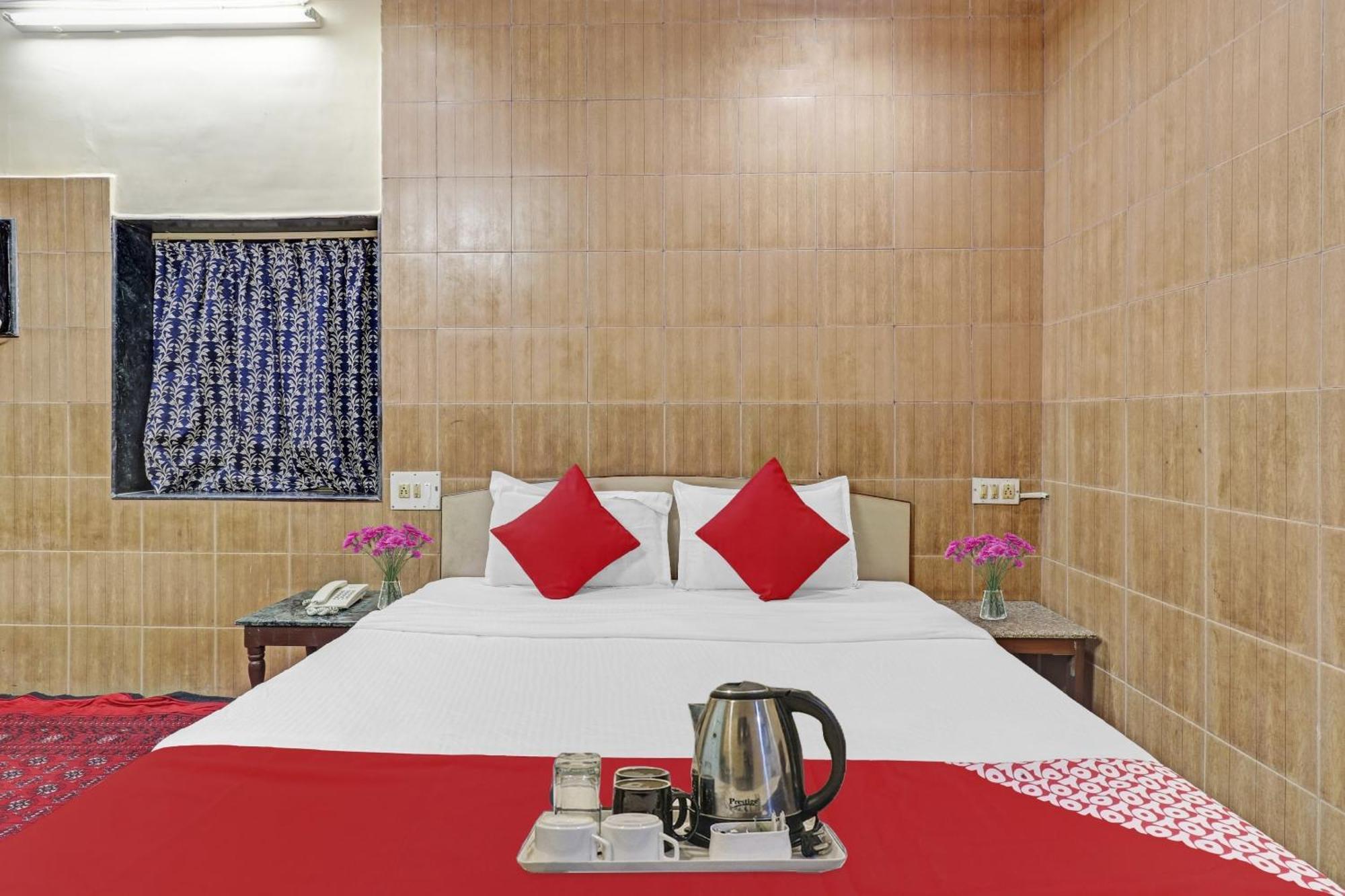 Super Hotel O Rajdoot Near Phoenix Palladium 뭄바이 외부 사진